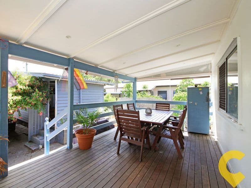 115 Hoskins Street, Sandgate - Image 1