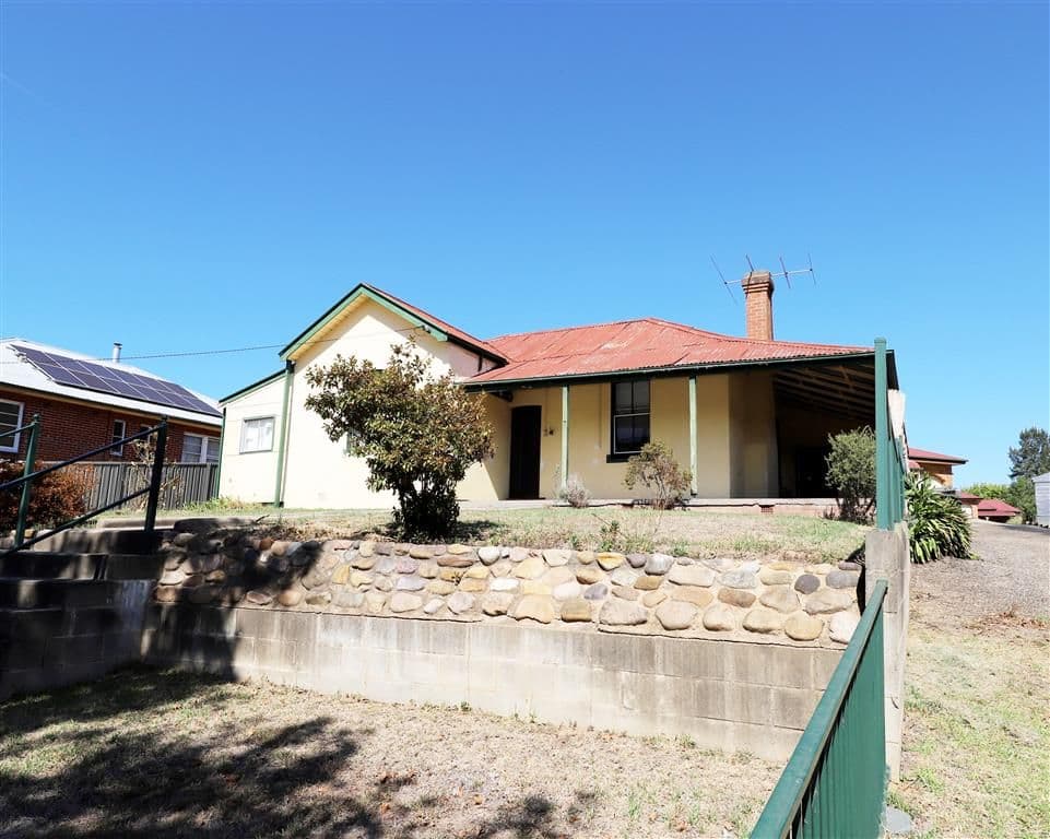 7 Capper Street, Tumut - Image 1