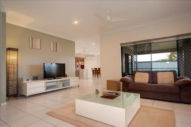 15 Springbrook Avenue, REDLYNCH QLD 4870, Redlynch - Image 1