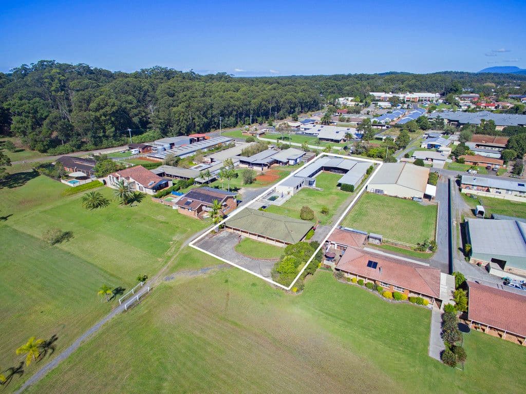 7 Racewyn Close, Port Macquarie - Image 1