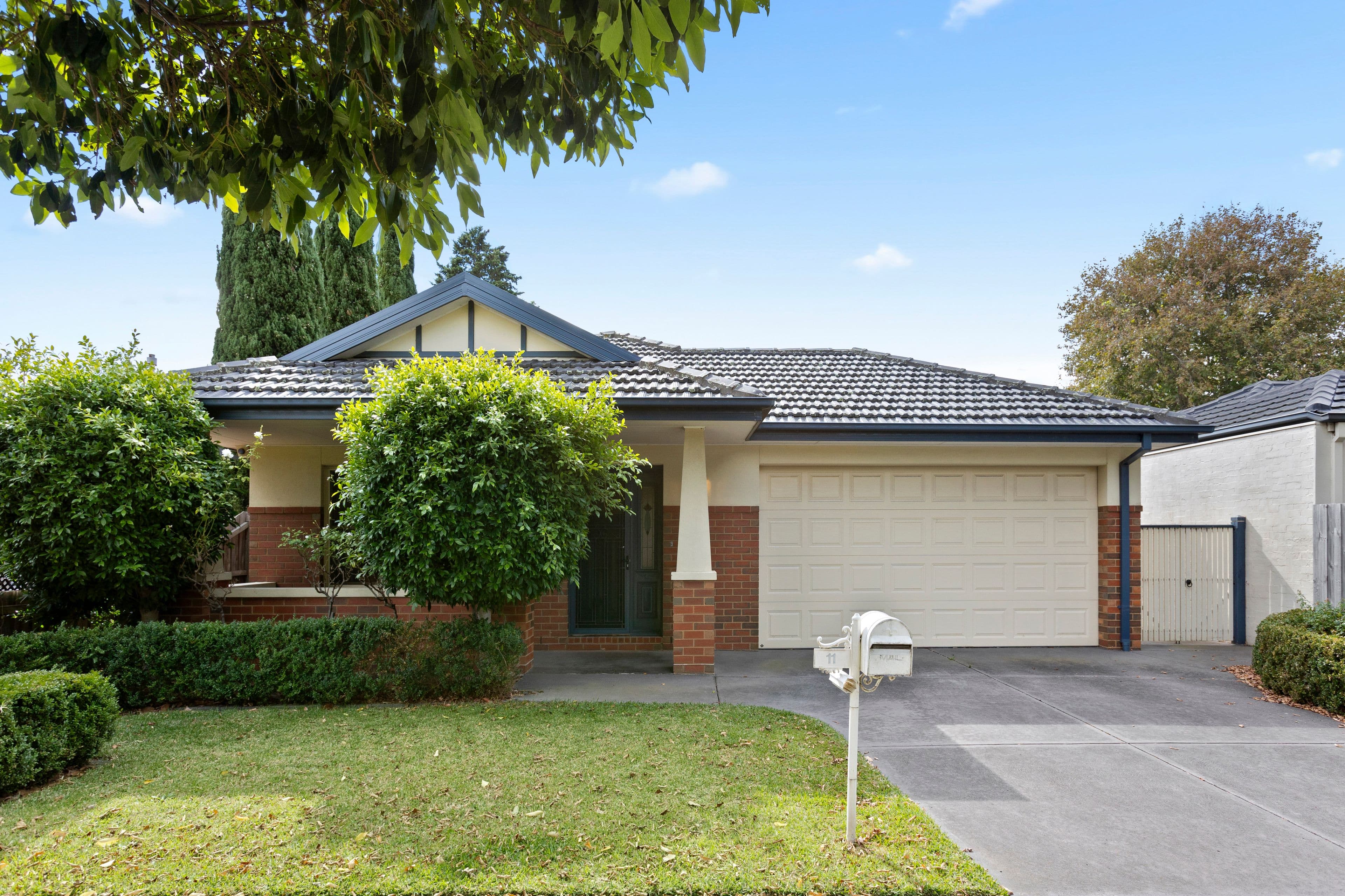 11 Swinden Avenue, Cheltenham VIC 3192, Cheltenham - Image 1