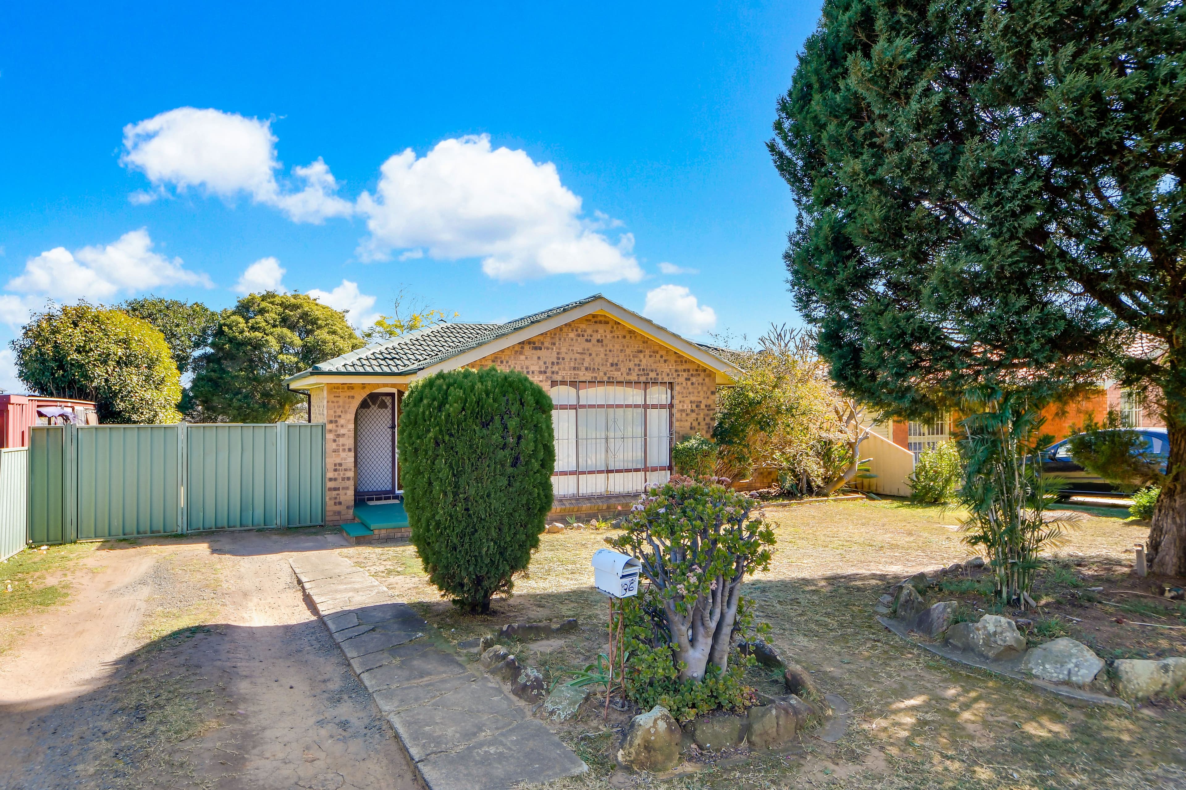 Minto NSW 2566, Minto - Image 1