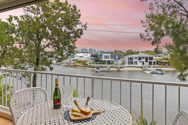 6 Back Street, Biggera Waters - Image 1