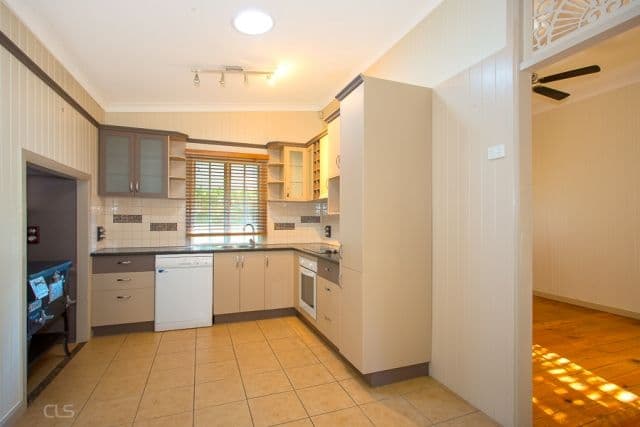 4 Moreton Terrace, BEACHMERE QLD 4510, Beachmere - Image 1