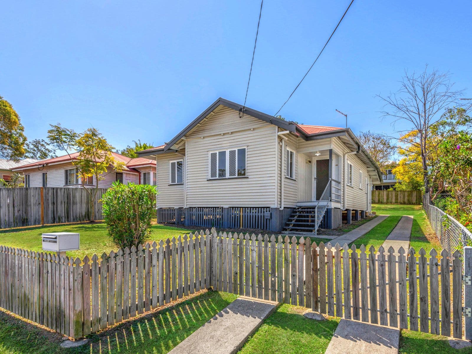 18 Dobbie Street, Holland Park QLD 4121, Holland Park - Image 1