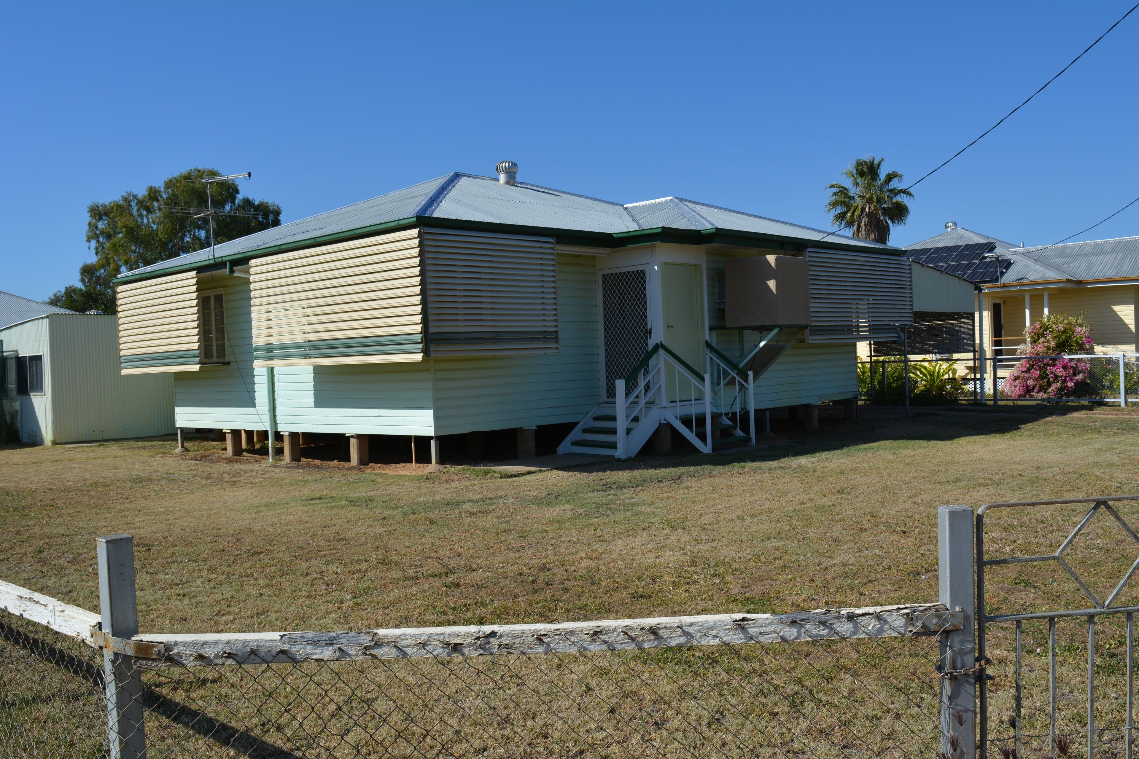 100 Thistle Street, Blackall QLD 4472, Blackall - Image 1
