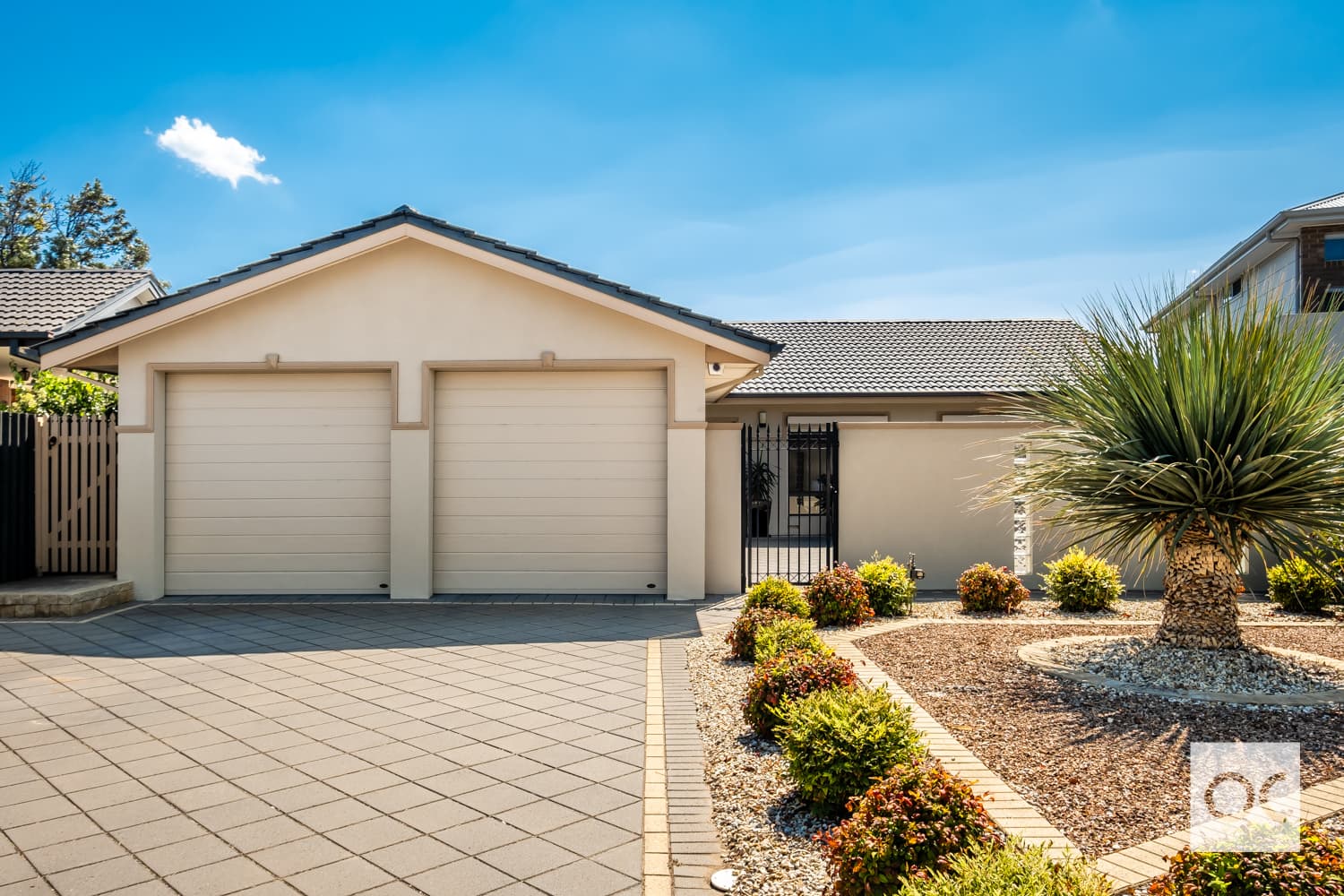 4 Yamba Grove, West Lakes Shore - Image 1
