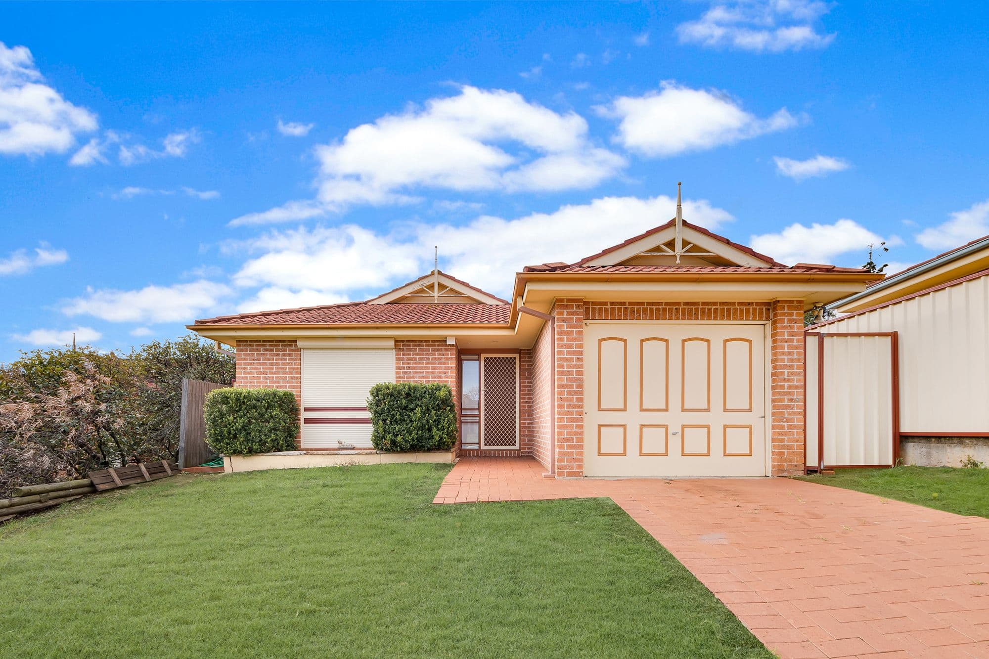 11 Englorie Park Drive, Englorie Park - Image 1