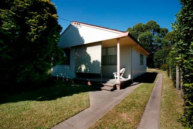 52 Anzac Parade, TORONTO NSW 2283, Toronto - Image 1