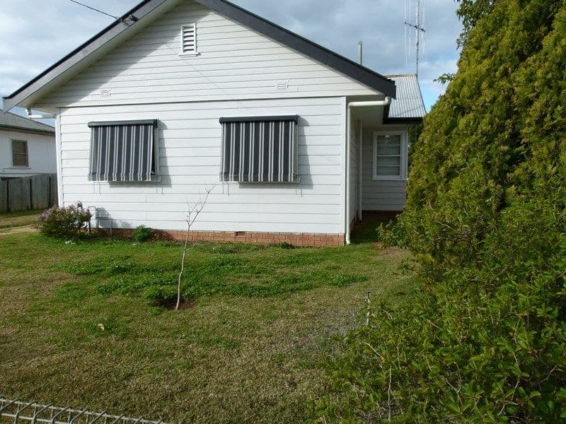 17 Grenfell Street, FORBES NSW 2871, Forbes - Image 1