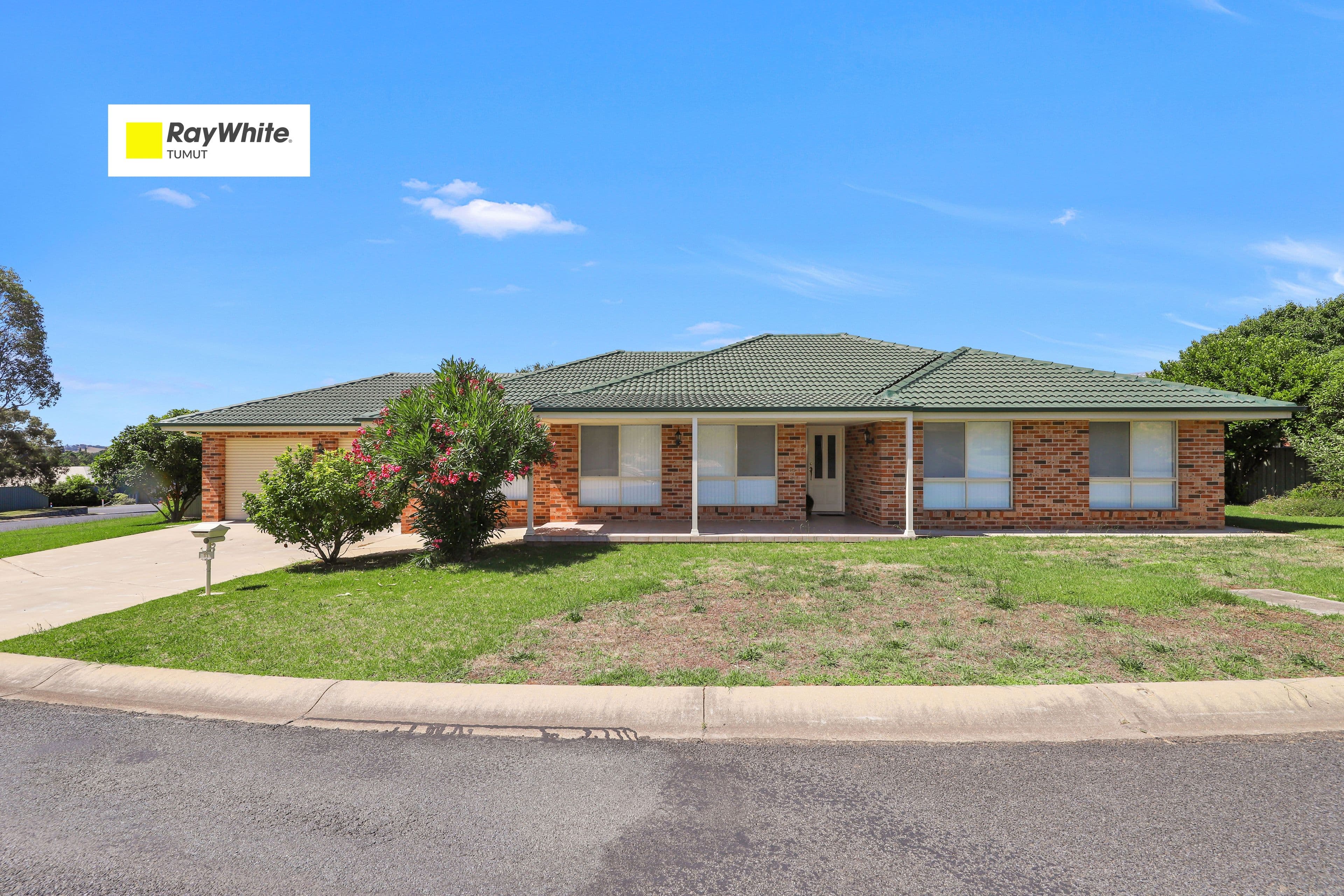 11 Kiandra Drive, Tumut NSW 2720, Tumut - Image 1