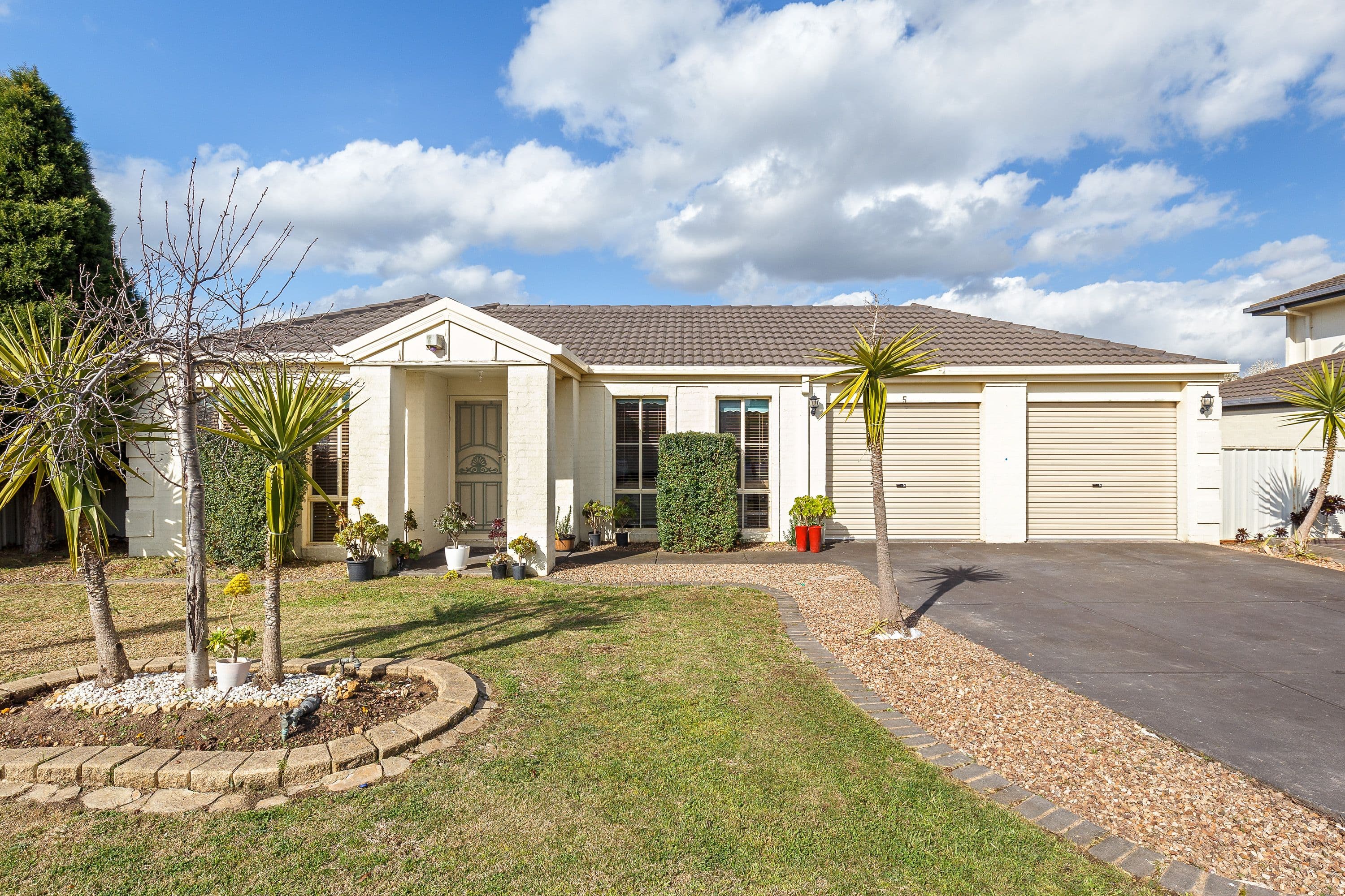 5 Waterford Avenue, Craigieburn VIC 3064, Craigieburn - Image 1