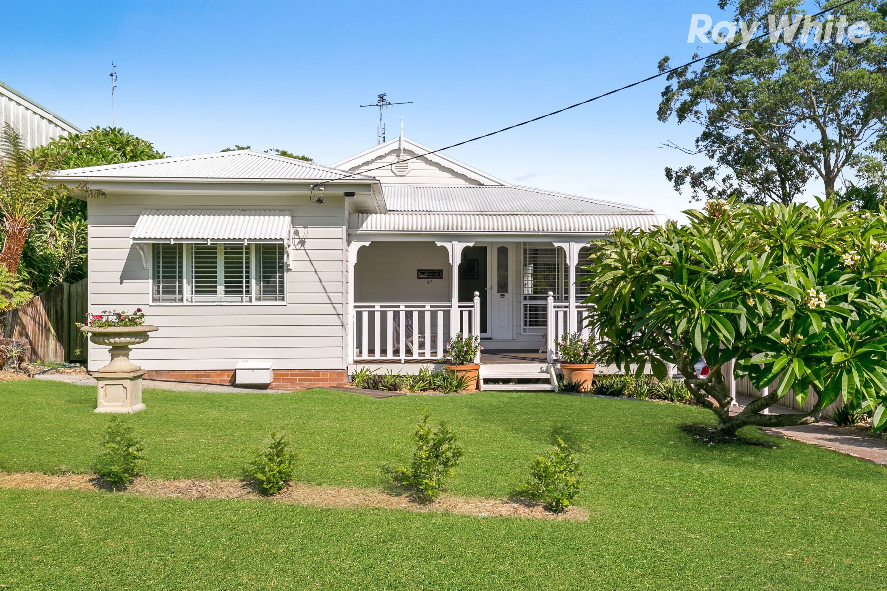47 Patrick Crescent, Saratoga - Image 1