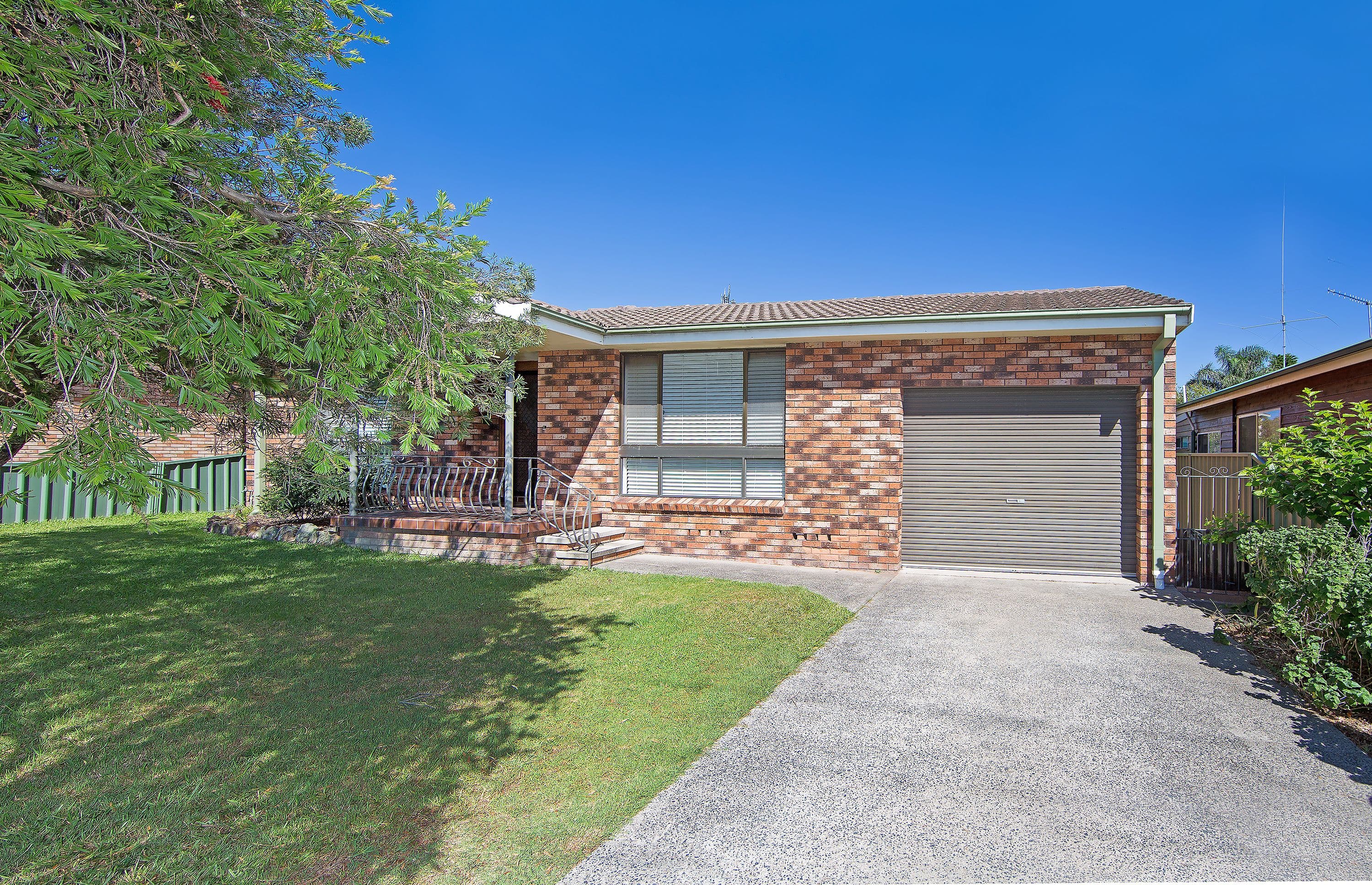 13 Shortland Avenue, Killarney Vale - Image 1