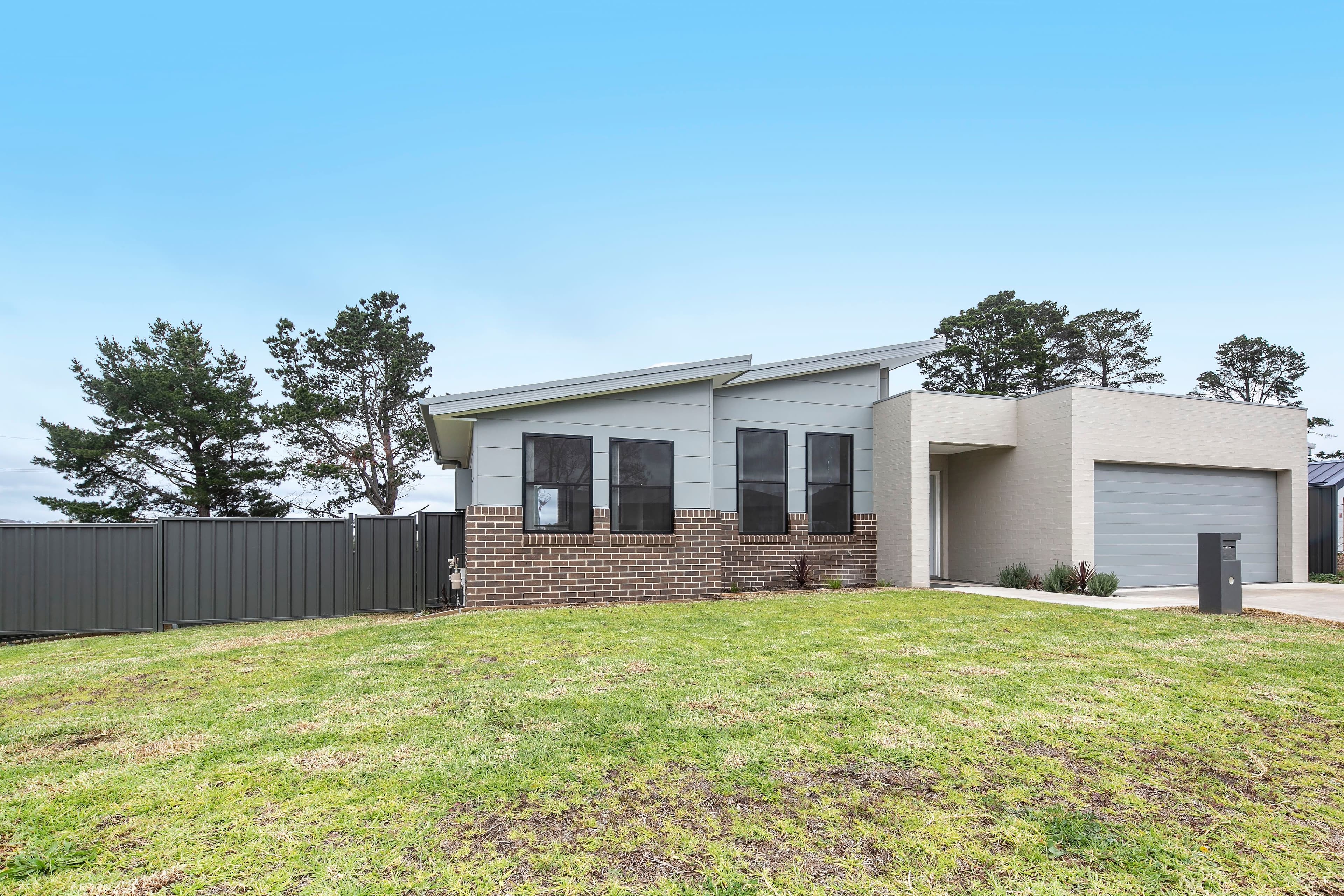 22 Huxtable Place, Goulburn NSW 2580, Goulburn - Image 1