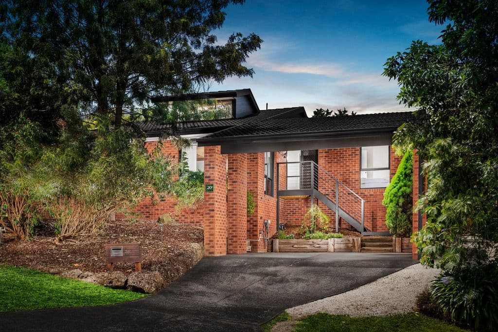 20 Lesay Drive, SAINT HELENA VIC 3088, St Helena - Image 1
