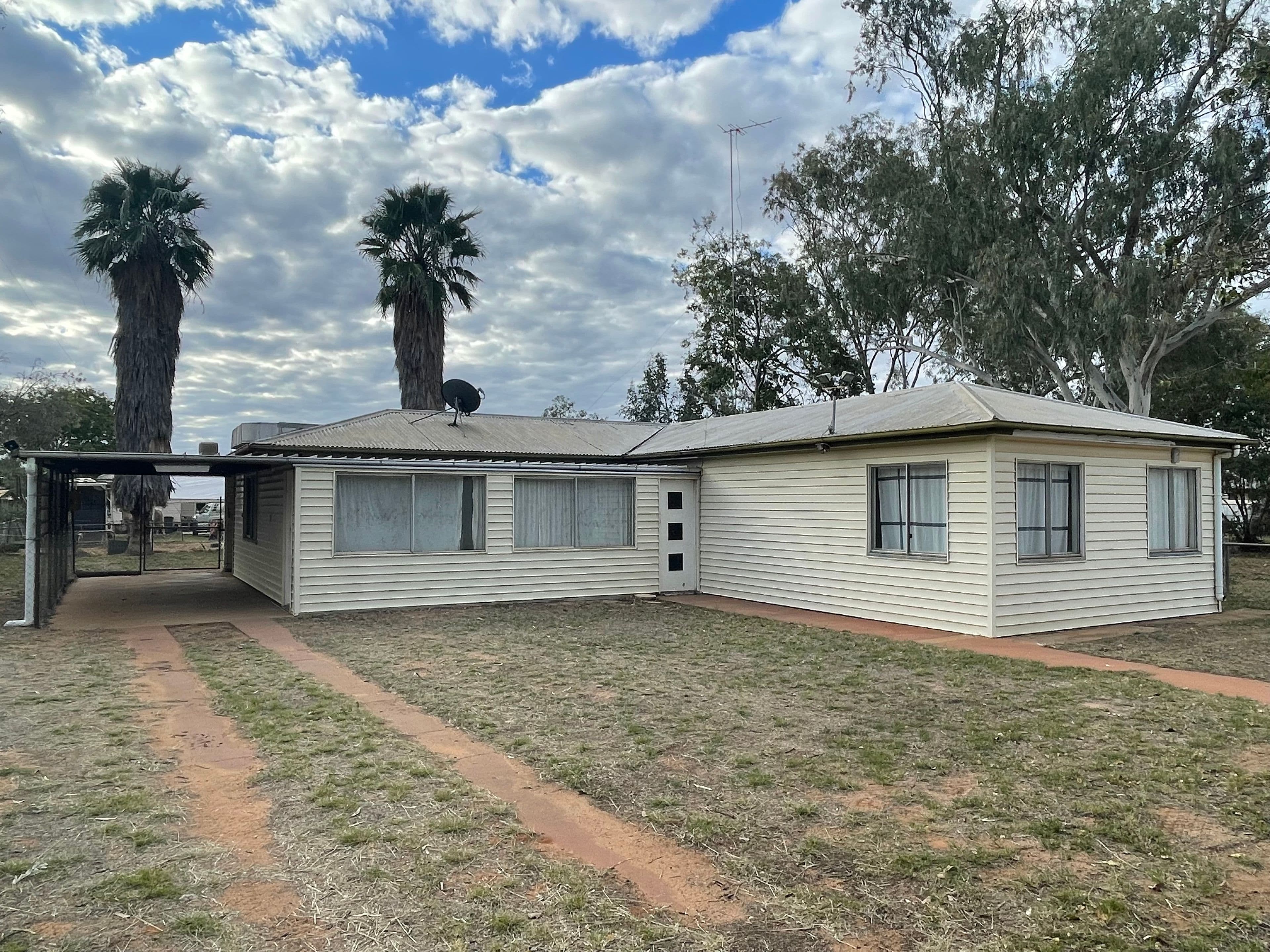 11 Baker Street, Charleville QLD 4470, Charleville - Image 1