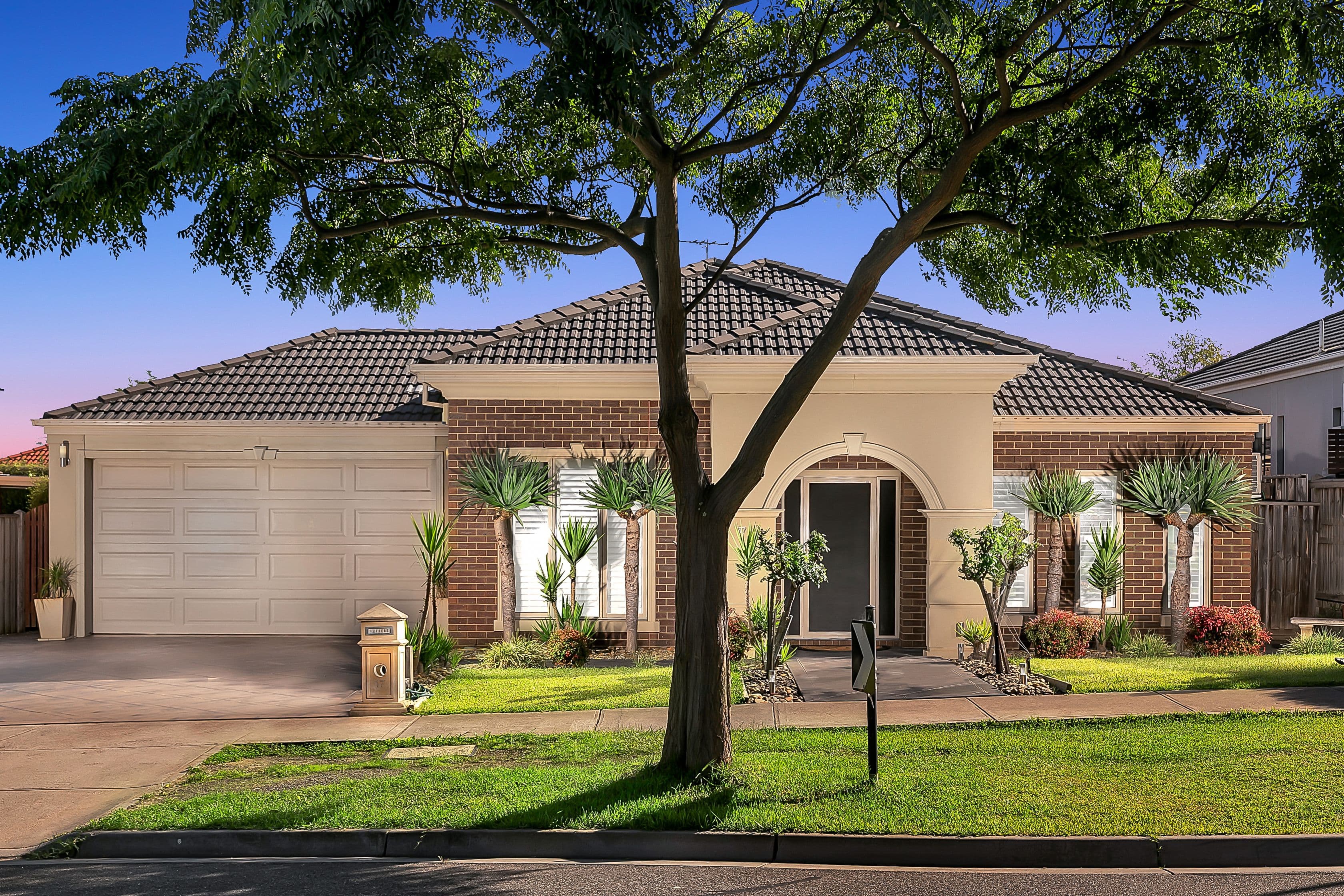 17 Lauderdale Drive, Craigieburn VIC 3064, Craigieburn - Image 1