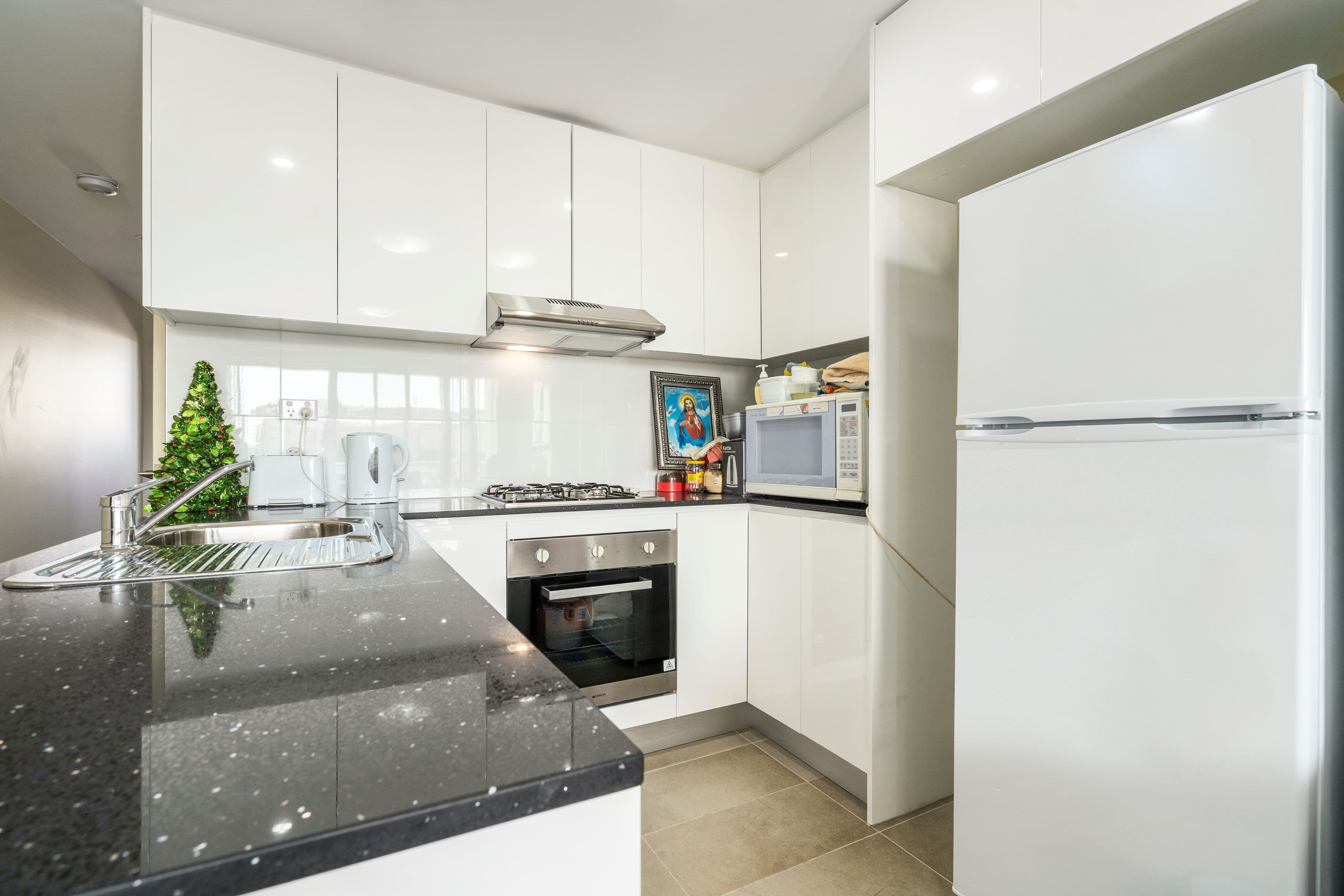 16/17-21 The Crescent, Fairfield NSW 2165, Fairfield - Image 1