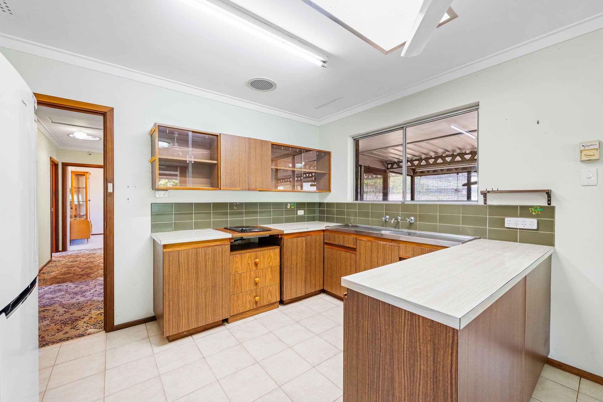 276 Robinson Avenue, Cloverdale WA 6105, Cloverdale - Image 1
