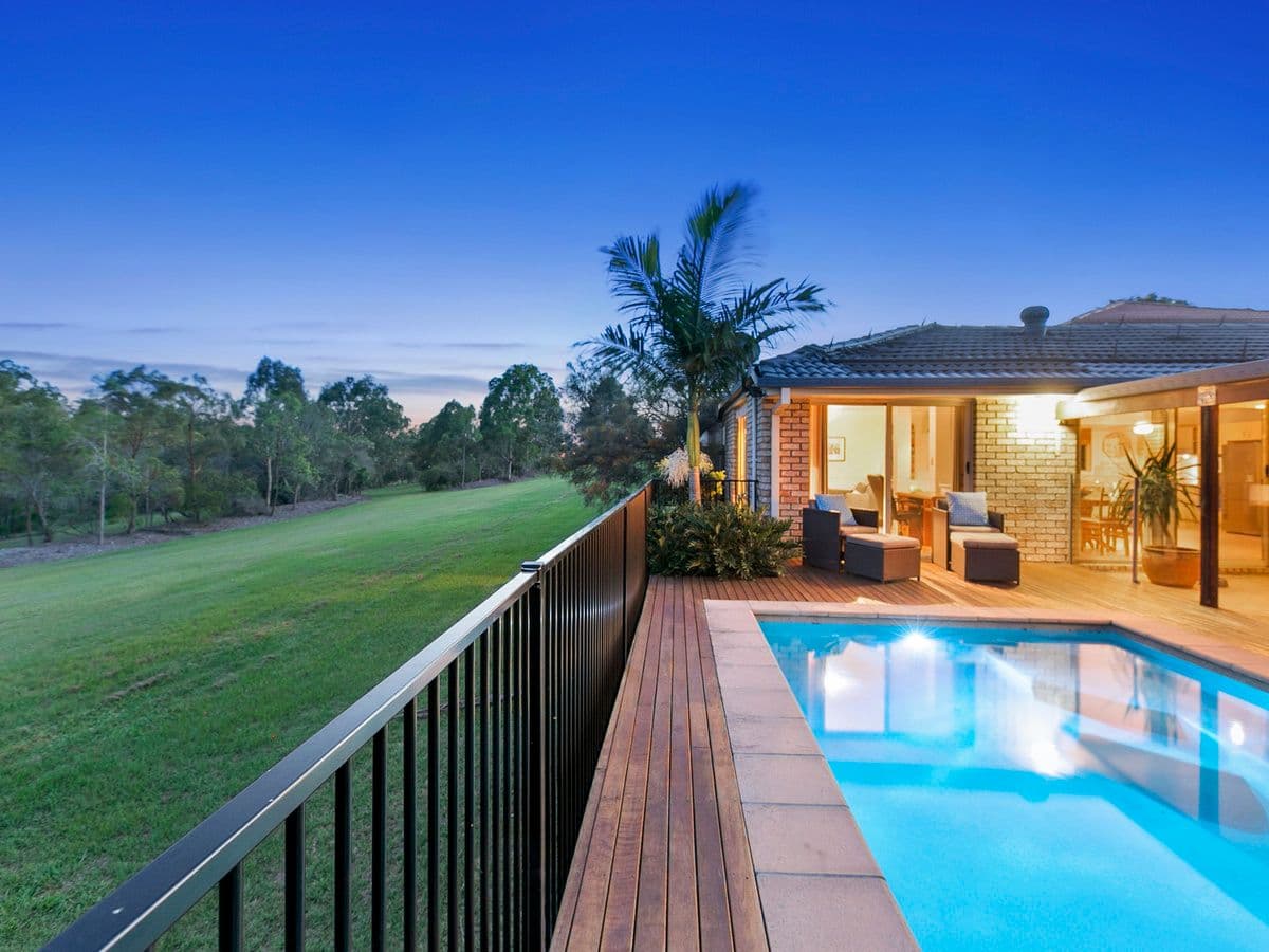 20 Willow Place, Carindale QLD 4152, Carindale - Image 1