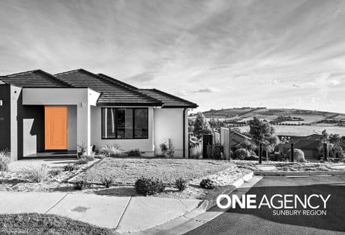 11 Buckingham Place, Sunbury, Sunbury - Image 1
