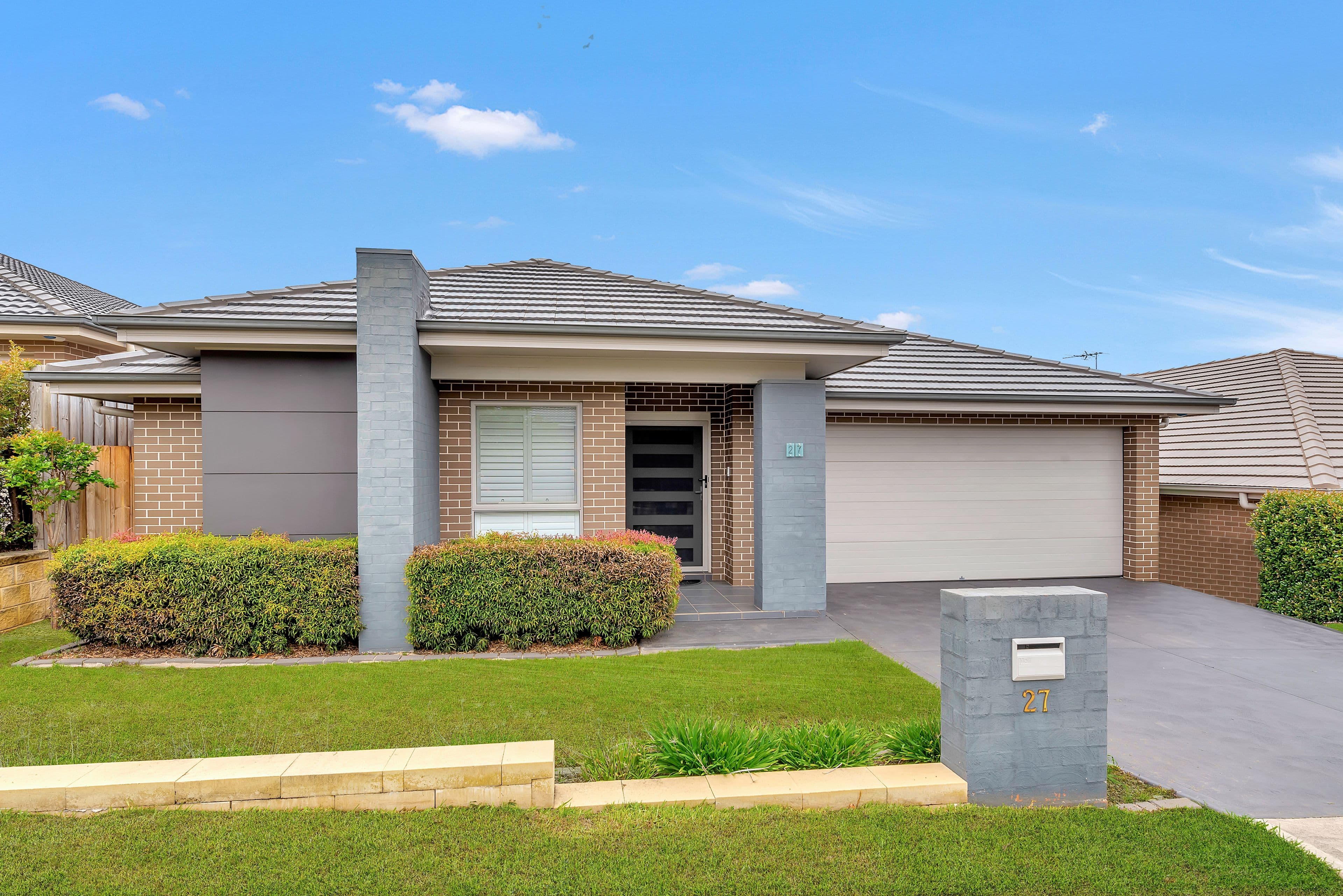 27 Thomas Hassall Avenue, Middleton Grange - Image 1