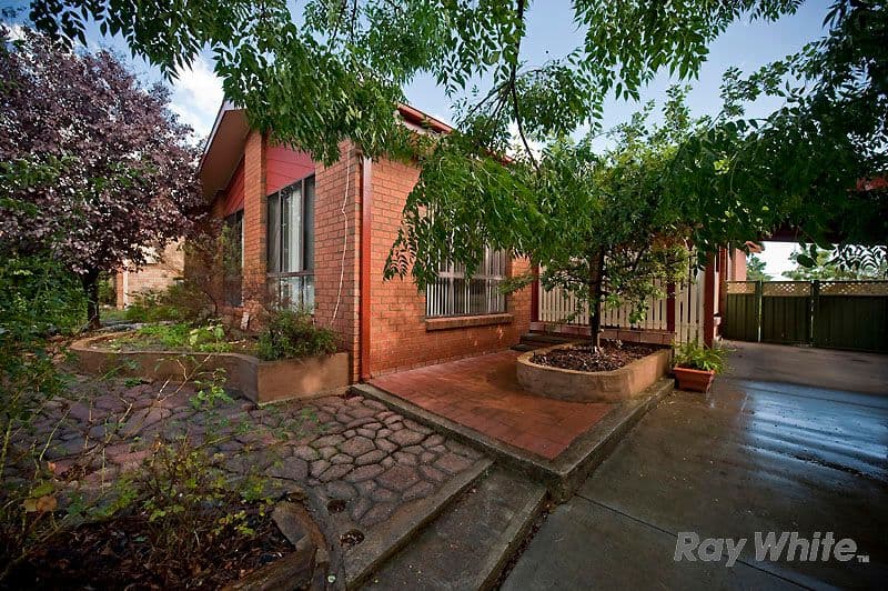 24 Chipperfield Circuit, GORDON ACT 2906, Gordon - Image 1