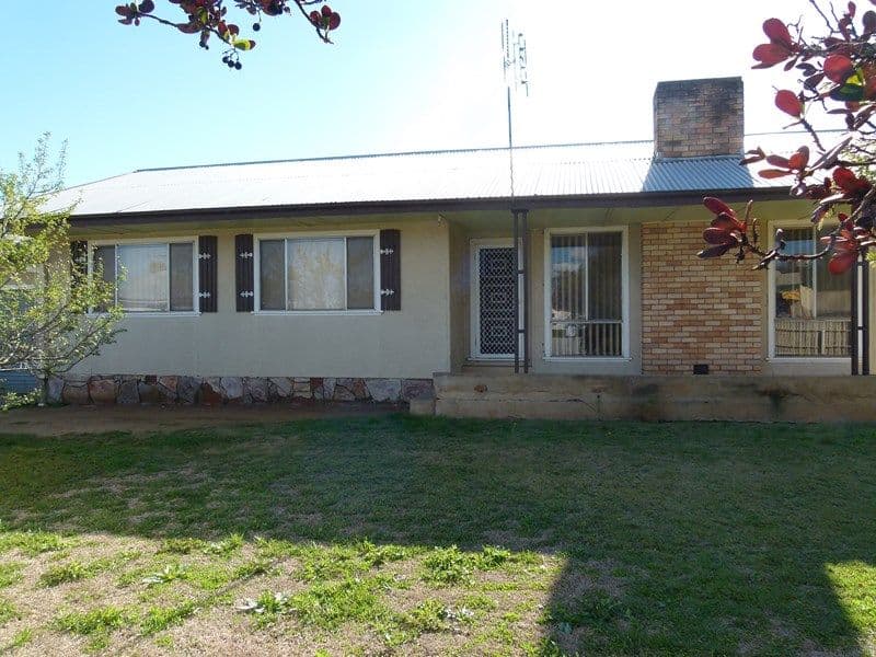 132 Farnell Street, Forbes - Image 1