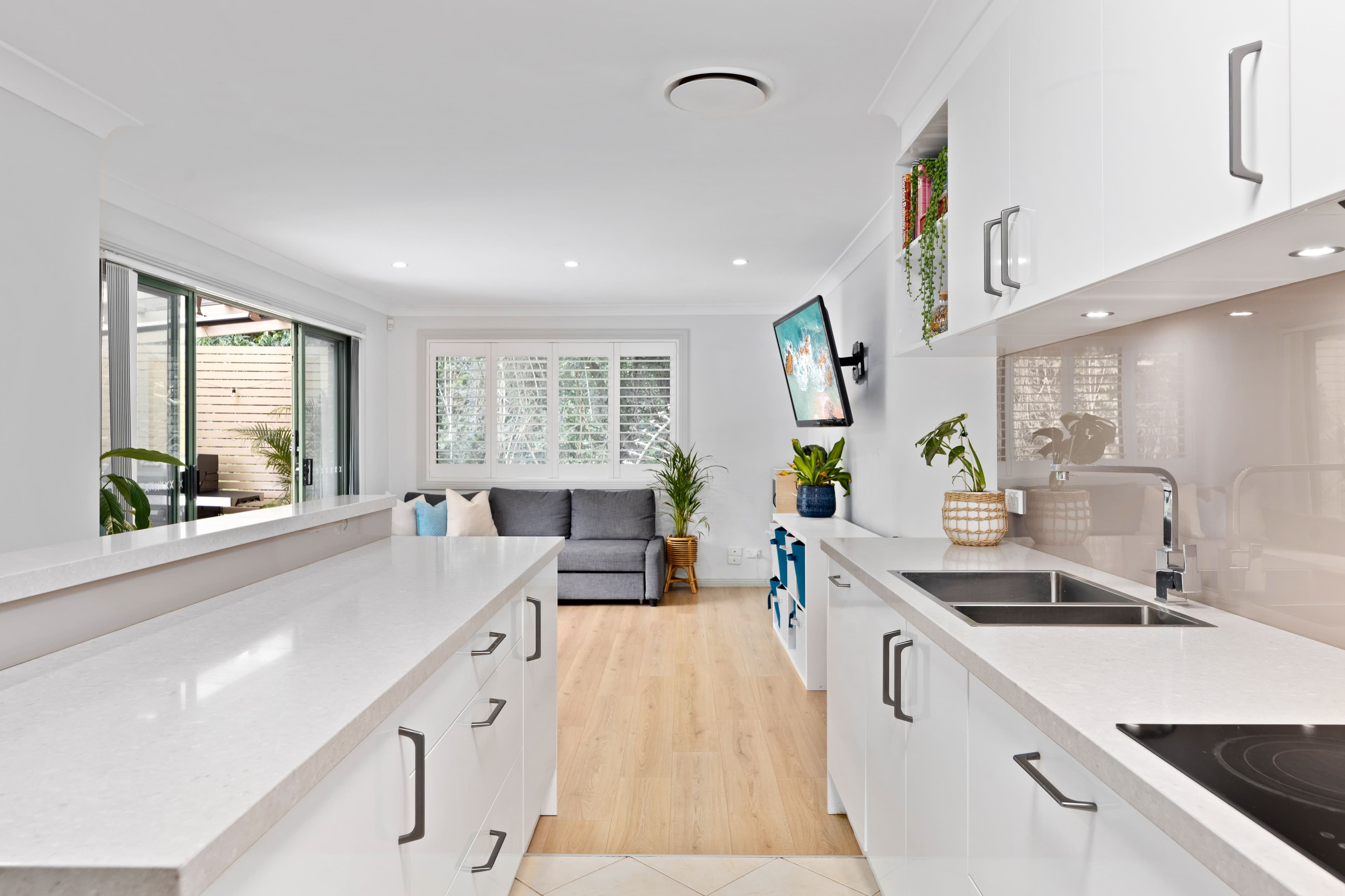 2/84 Griffin Parade, Illawong NSW 2234, Illawong - Image 1
