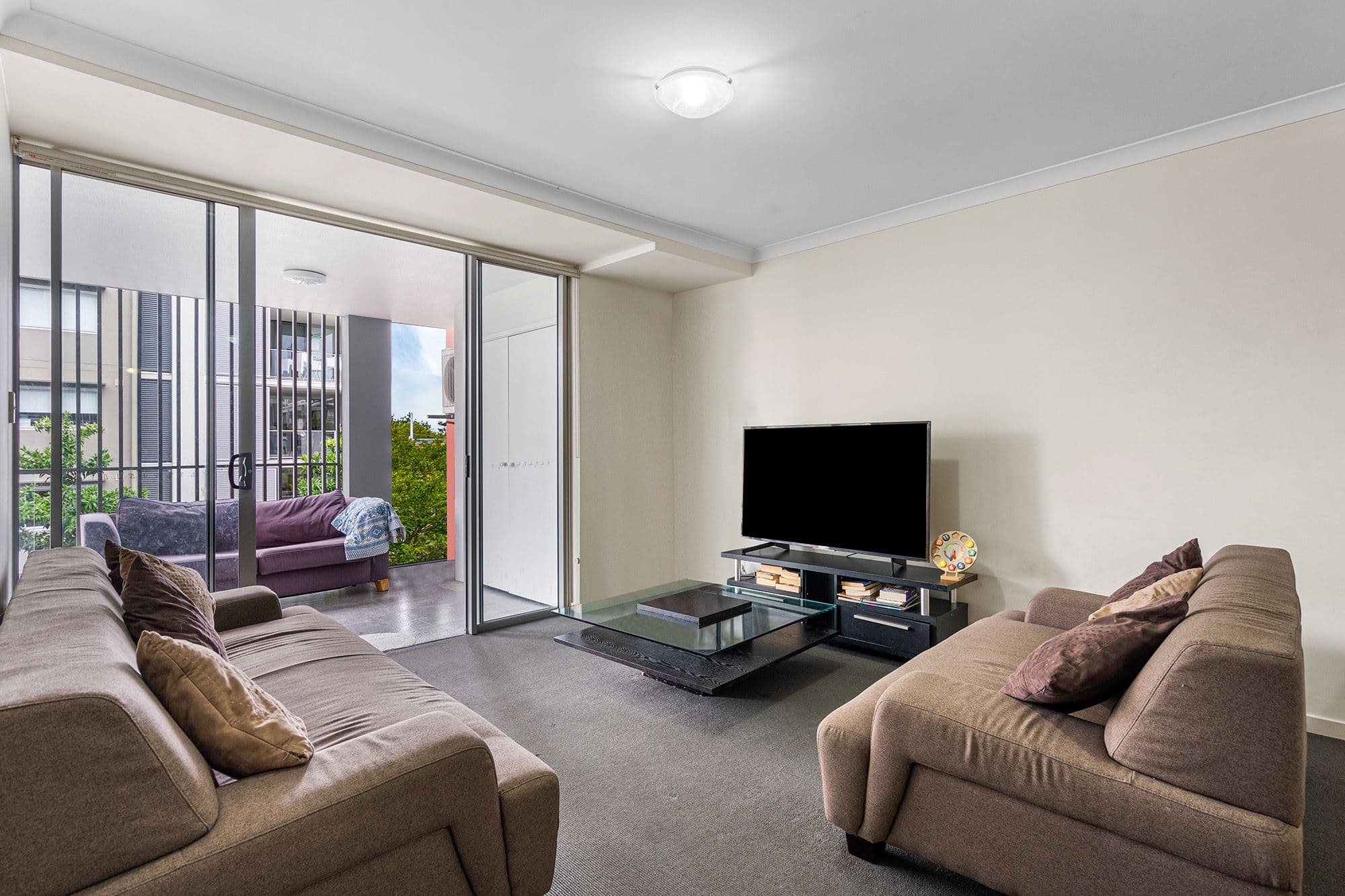 28 Carl Street, Woolloongabba QLD 4102, Woolloongabba - Image 1