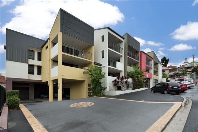 8 Catherine Street, Woolloongabba QLD 4102, Woolloongabba - Image 1