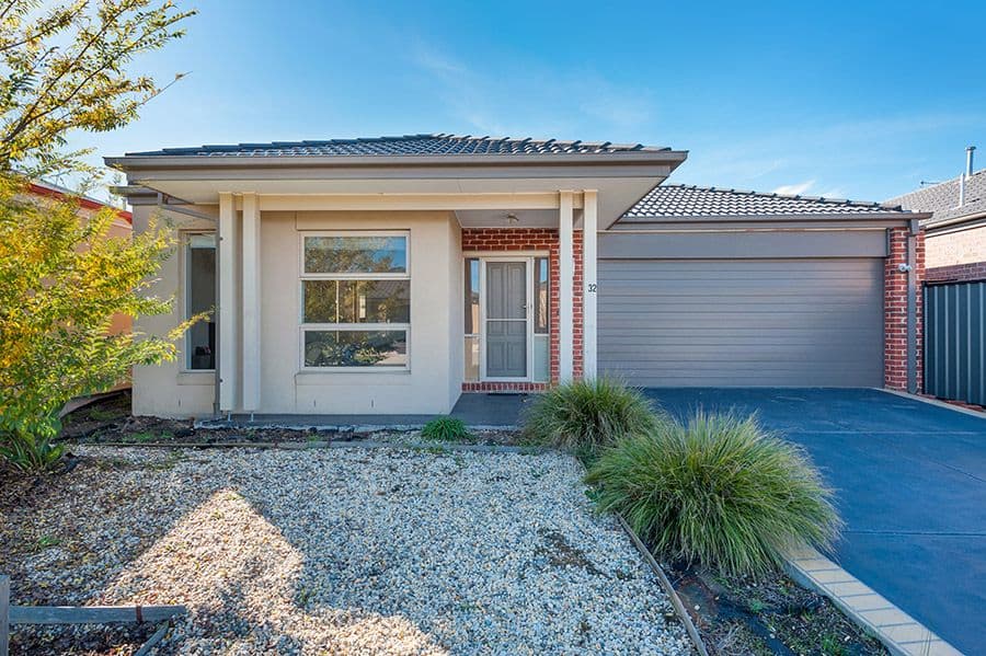 32 Brickwood Circuit, Craigieburn VIC 3064, Craigieburn - Image 1