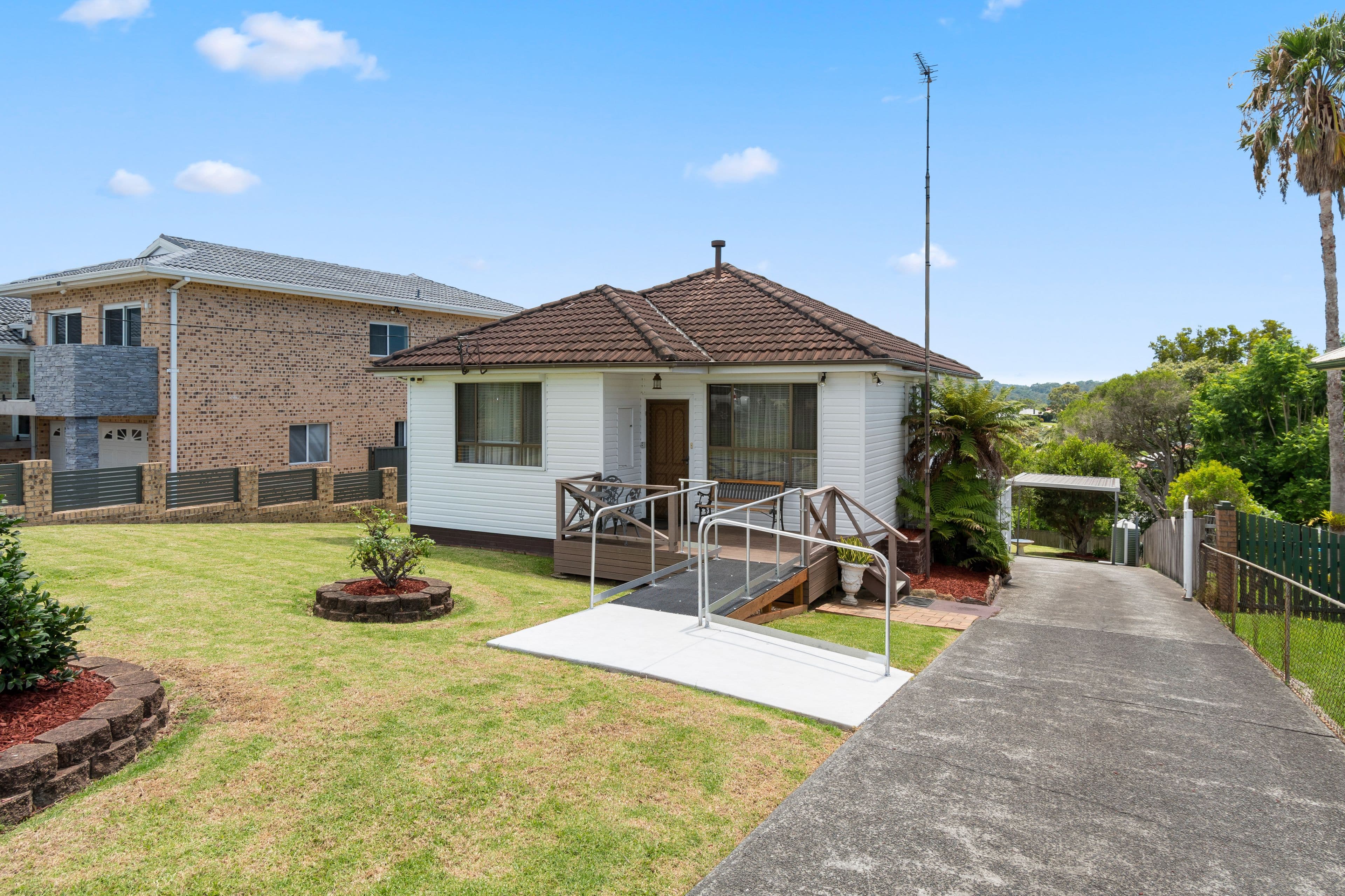 26 Lindsay Street, Unanderra NSW 2526, Unanderra - Image 1