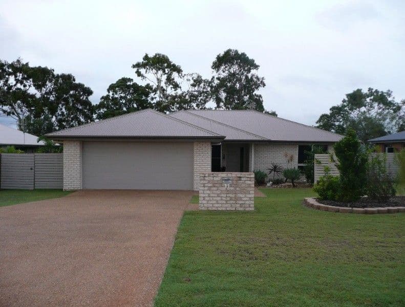 11 Pinnacle Court, AVOCA QLD 4670, Avoca - Image 1