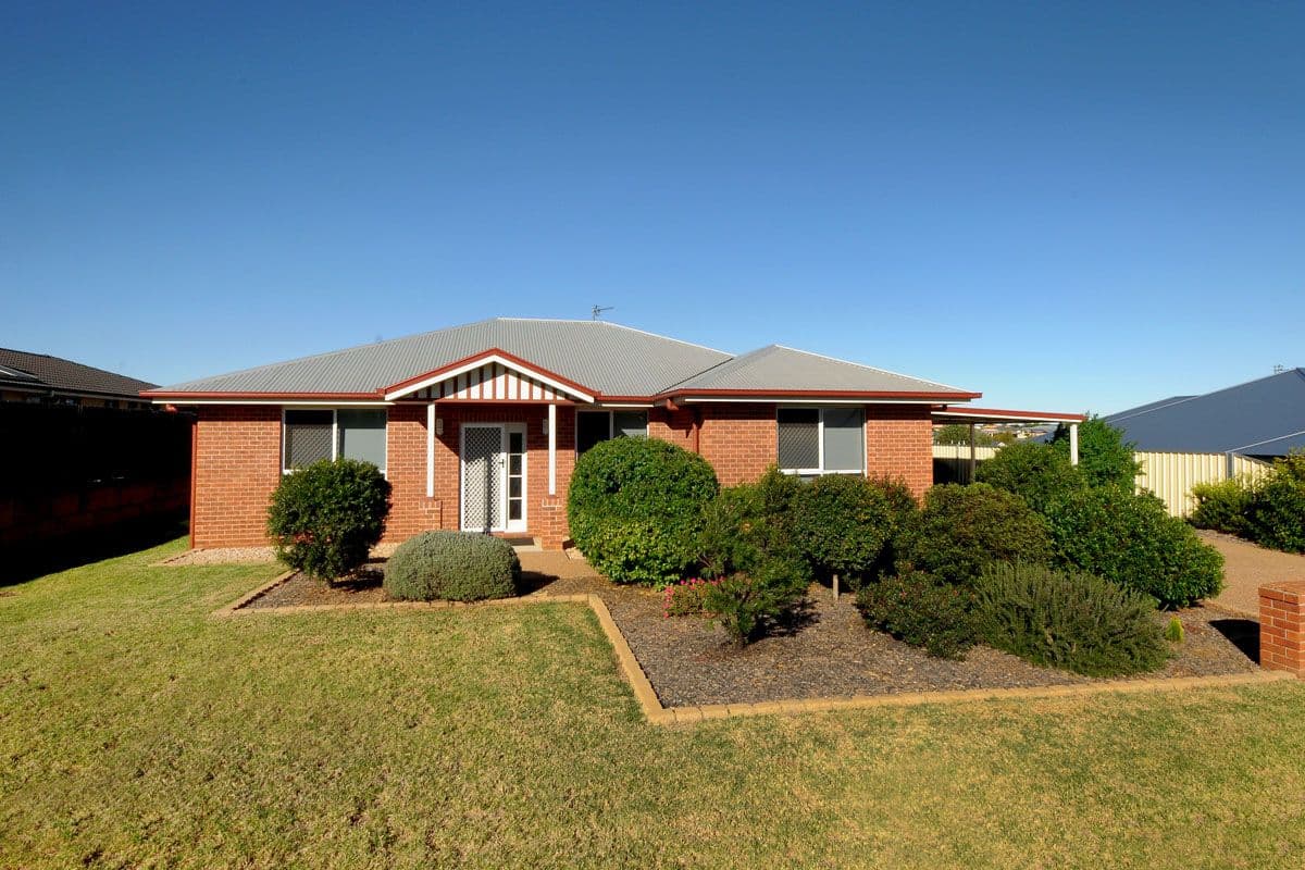 13 Sommariva Street, WESTBROOK QLD 4350, Westbrook - Image 1