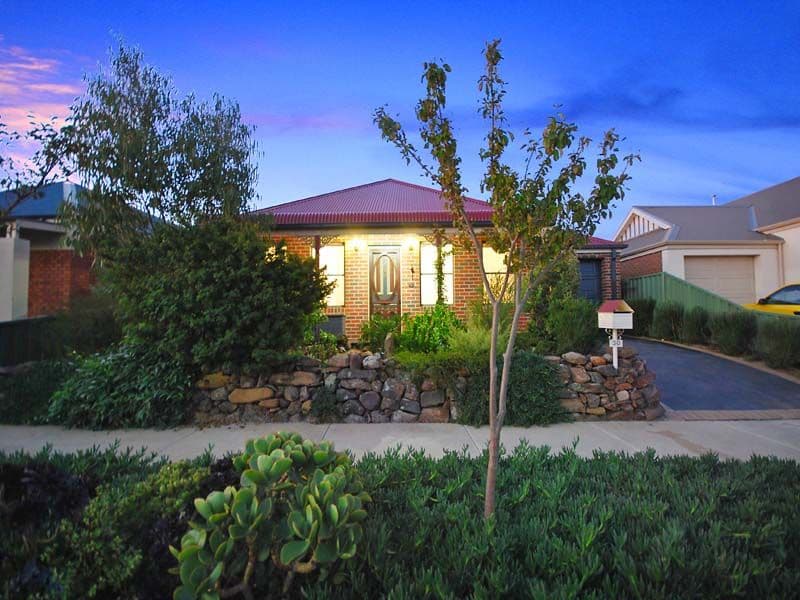 30 Chelsworth Loop, CRAIGIEBURN VIC 3064, Craigieburn - Image 1