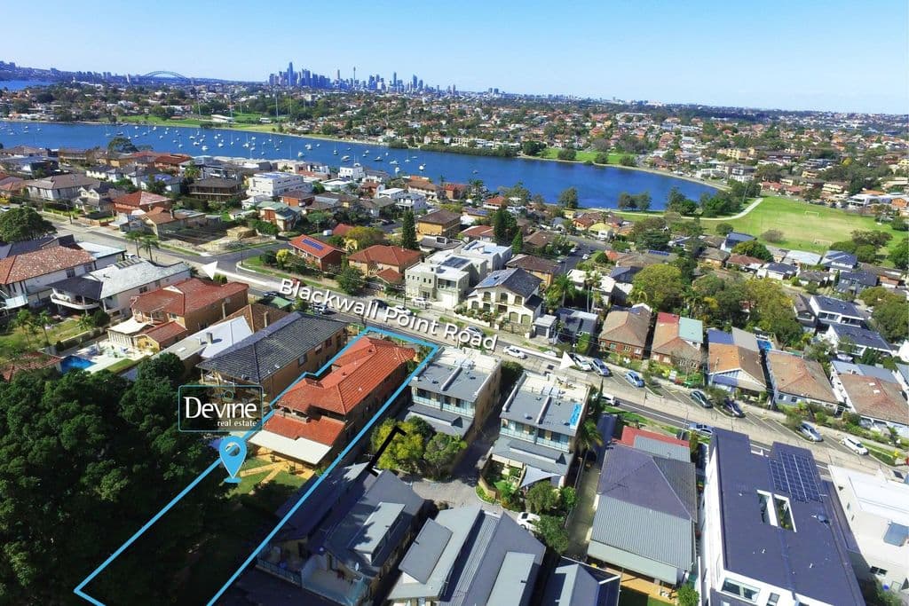 17 Blackwall Point Road, Chiswick - Image 1