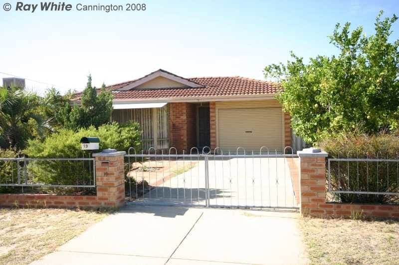 19 Helm Street, MADDINGTON WA 6109, Maddington - Image 1