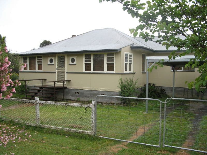 28 Albert Street, CROWS NEST QLD 4355, Crows Nest - Image 1