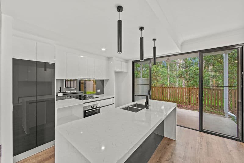 4 Hansford Road, Coombabah - Image 1