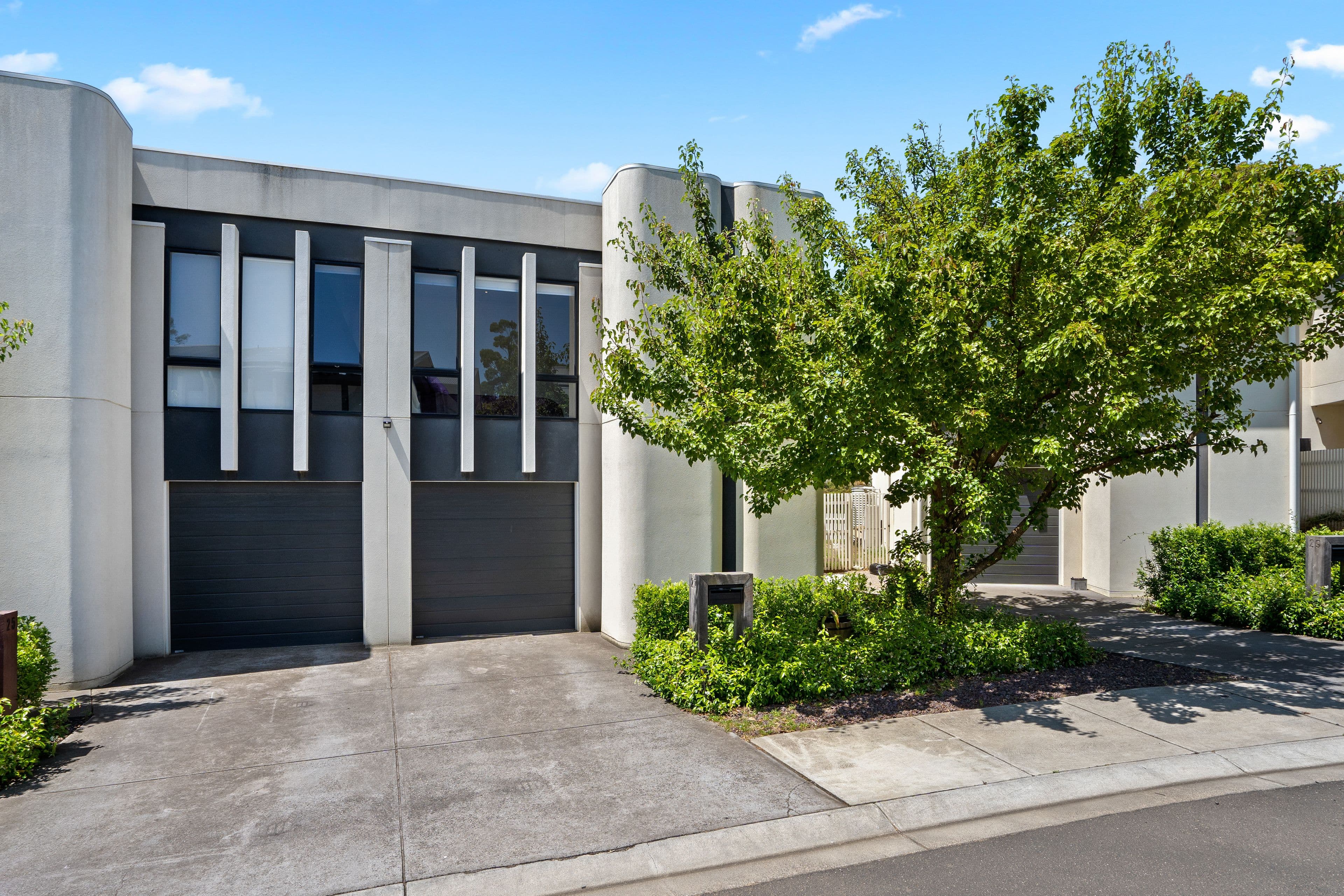 27 Edinburgh Circuit, Bundoora VIC 3083, Bundoora - Image 1