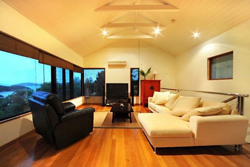 17 Passage Avenue, SHUTE HARBOUR QLD 4802, Shute Harbour - Image 1