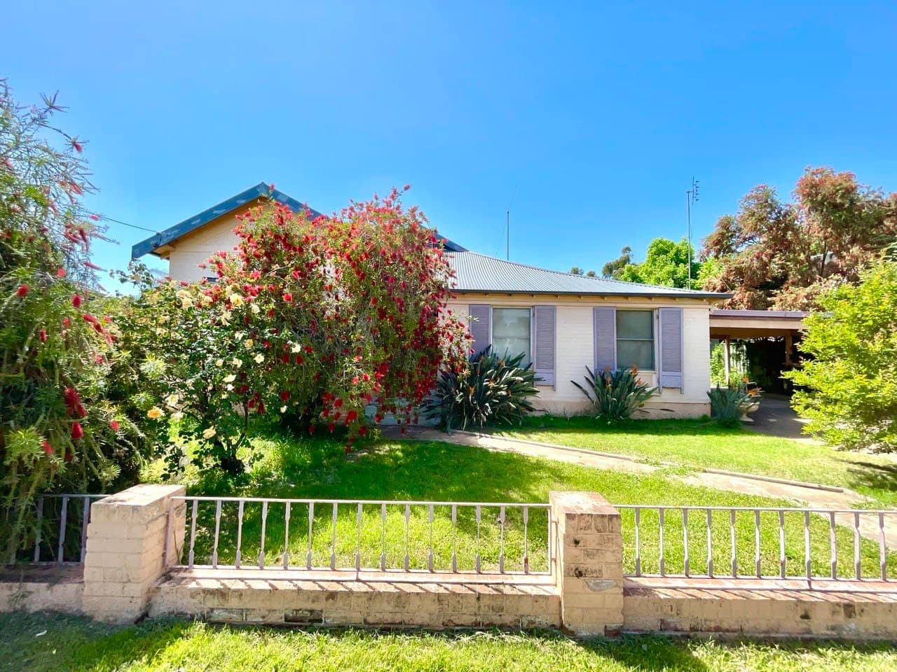4 Forster Street, Parkes NSW 2870, Parkes - Image 1