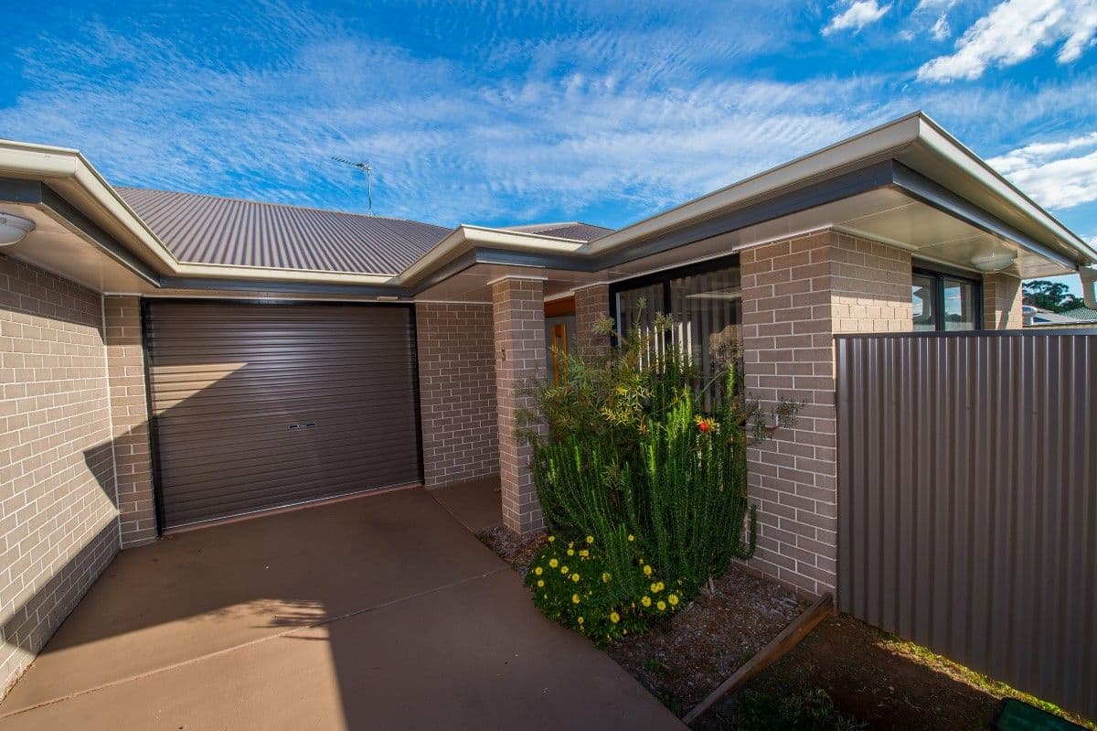 41 Gordon Avenue, NEWTOWN QLD 4350, Newtown - Image 1