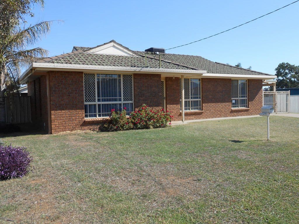 1 Chisholm Street, TAMWORTH NSW 2340, West Tamworth - Image 1