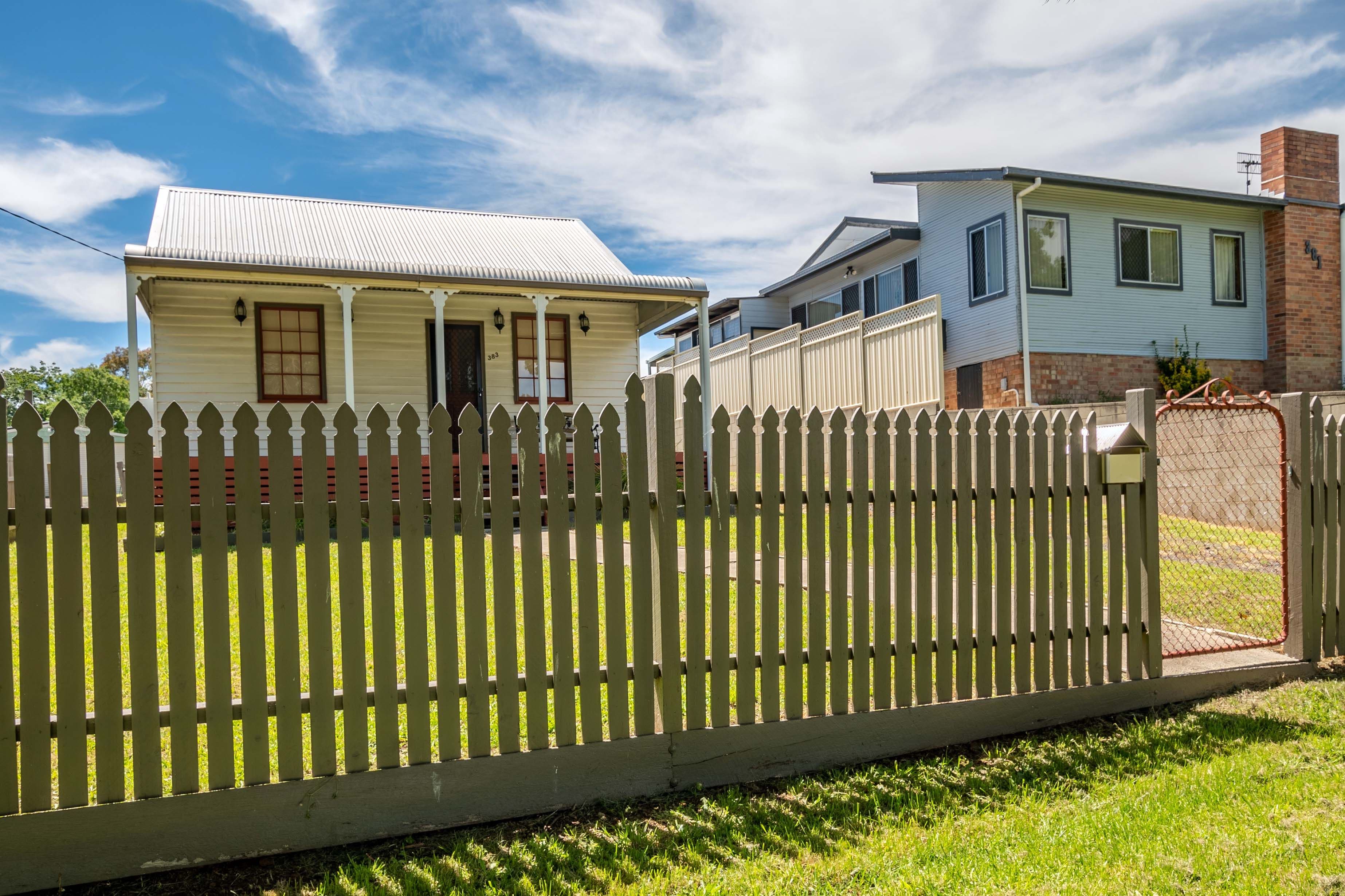 383 Grey Street, Glen Innes NSW 2370, Glen Innes - Image 1