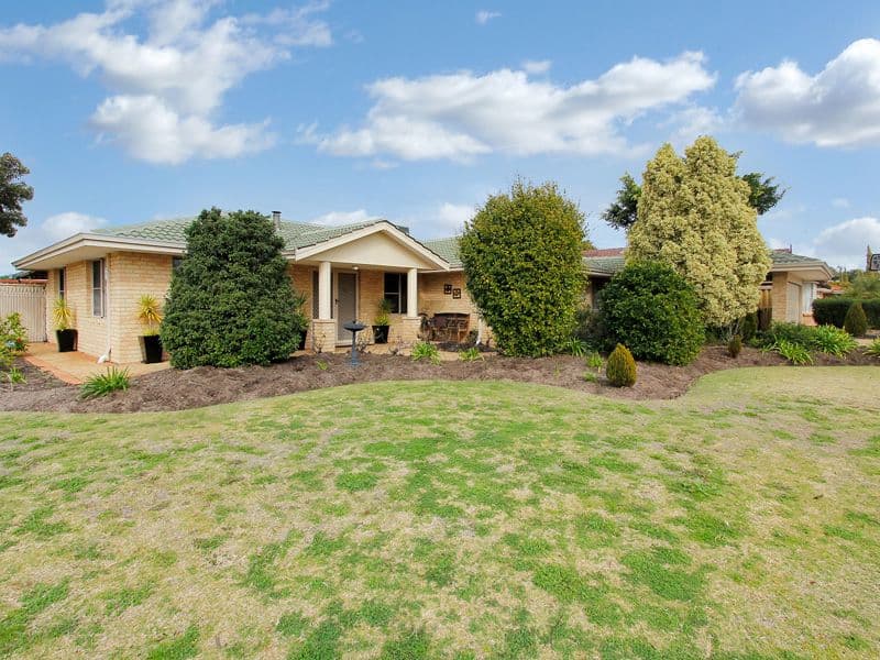 27 McCrae Pass, CANNING VALE WA 6155, Canning Vale - Image 1