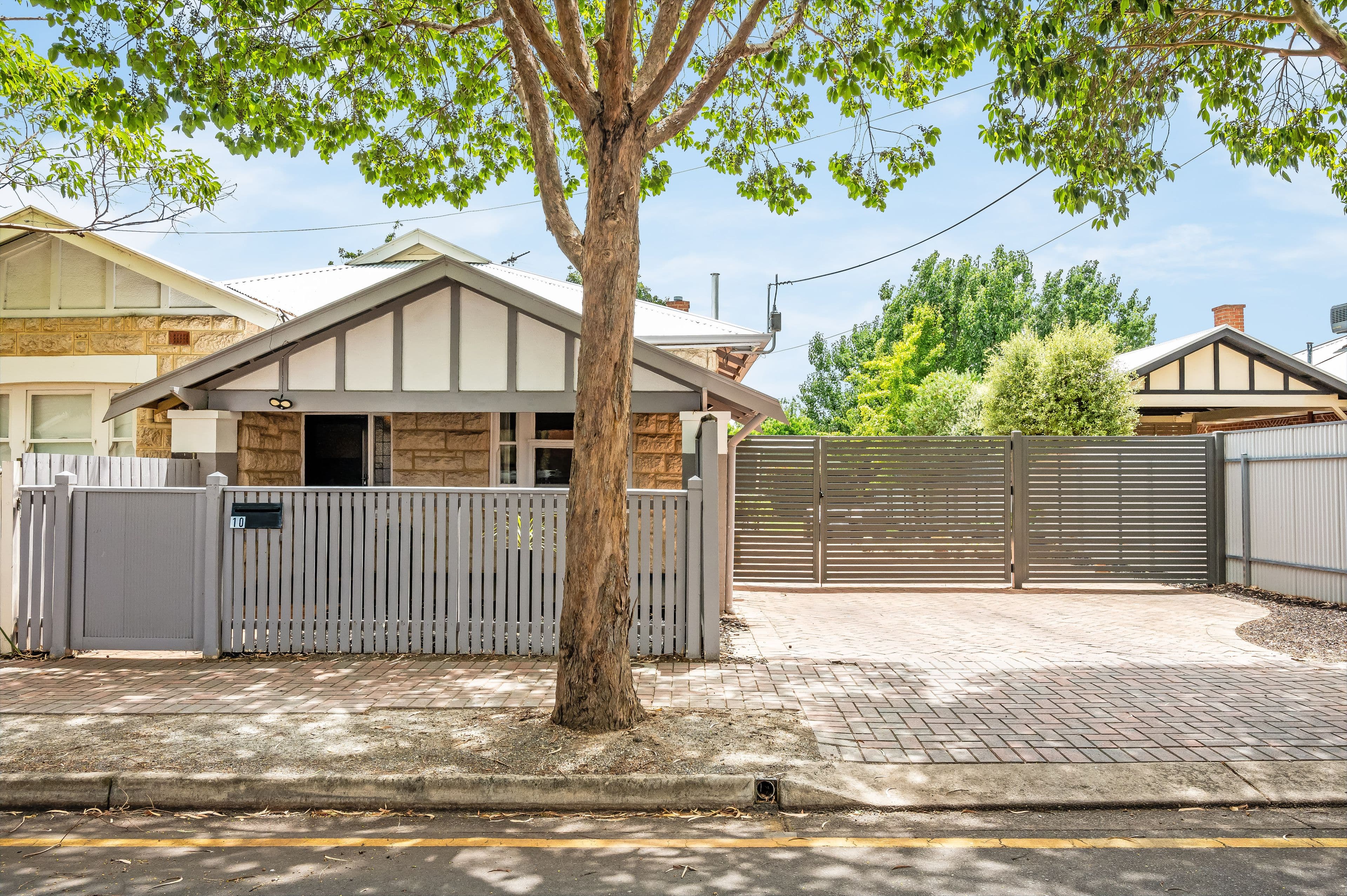 10 Abbotsbury Place, Evandale SA 5069, Evandale - Image 1