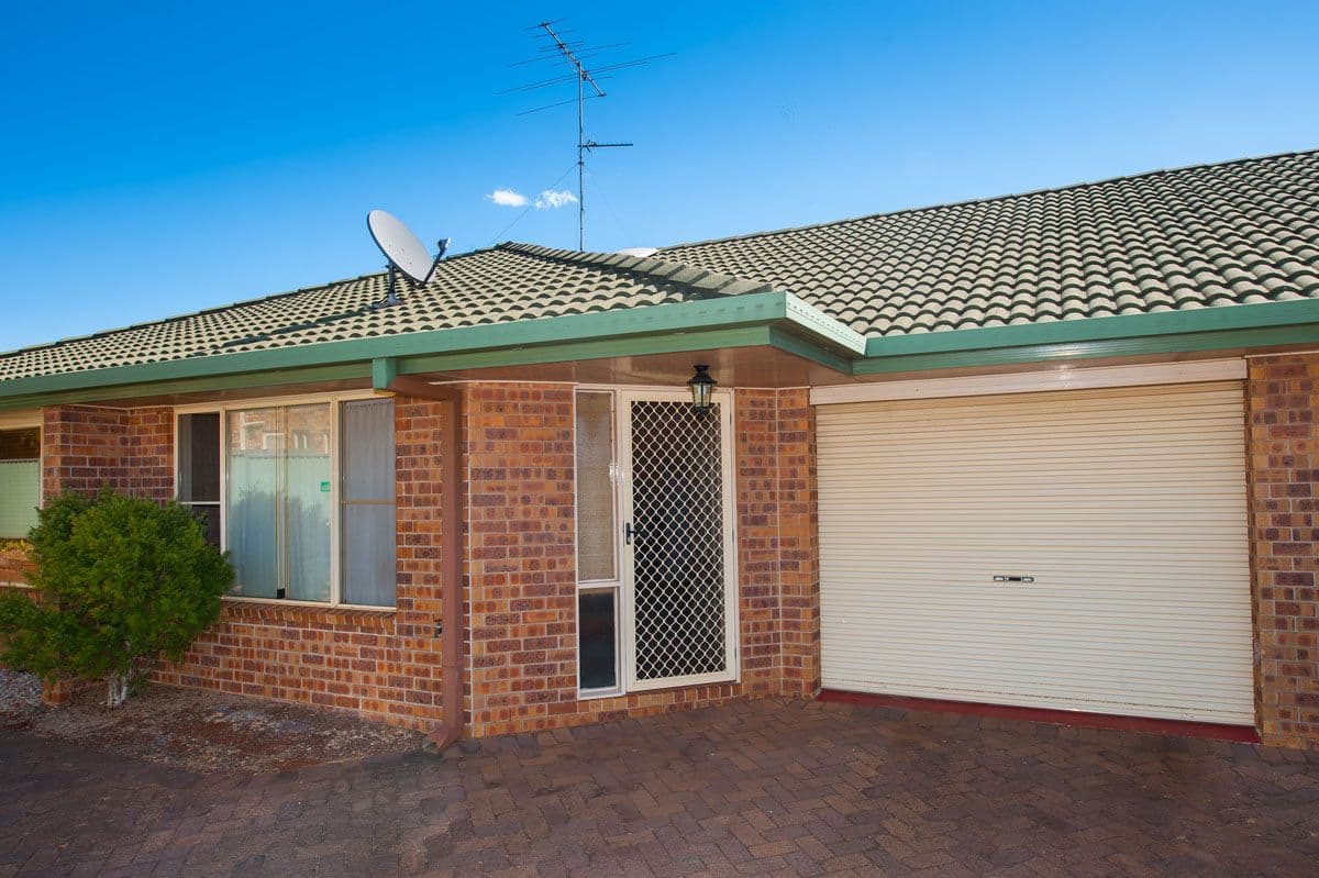 242 Spring Street, KEARNEYS SPRING QLD 4350, Kearneys Spring - Image 1